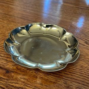 Dirilyte scalloped dish